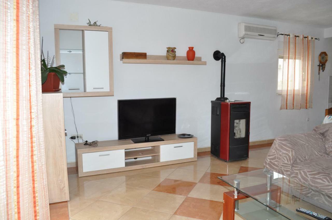 Ljubica Ljuban Apartment Makarska